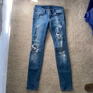 Bullhead skinny distressed jeans